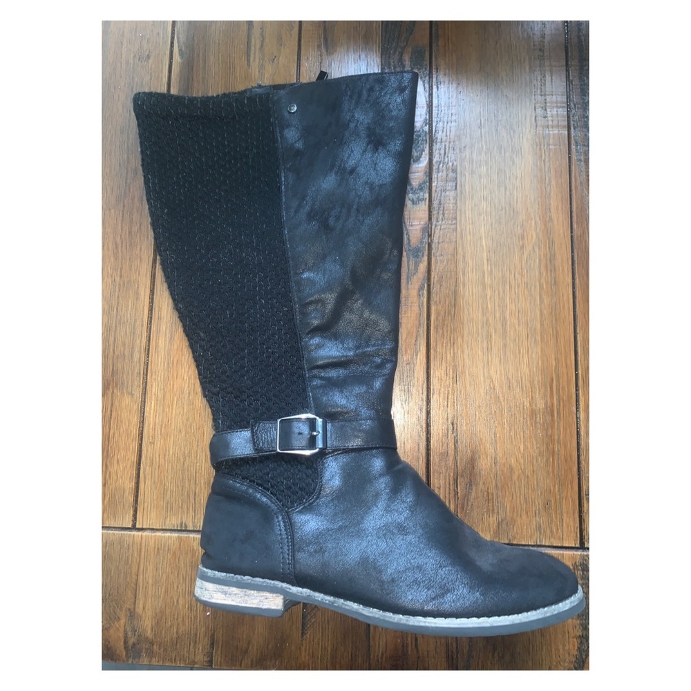 Torrid sweater wide calf boots in size 9.